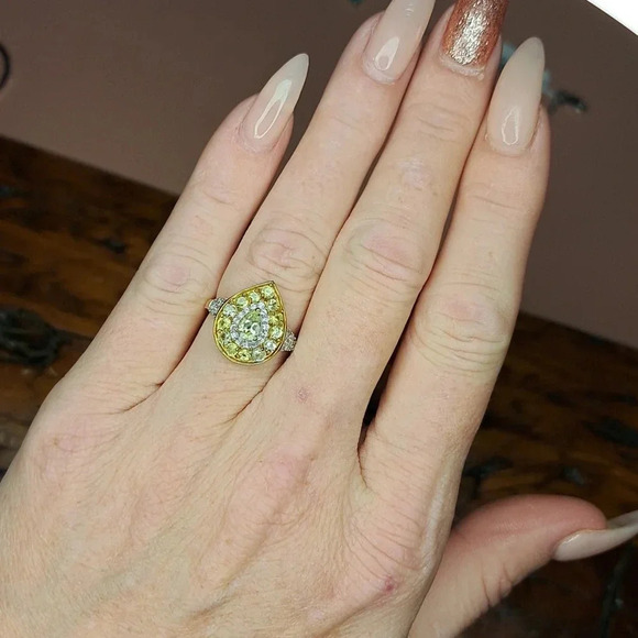 *RARE* Yellow-Green Chrysoberyl & Zircon Double Halo Ring. - Picture 2 of 11
